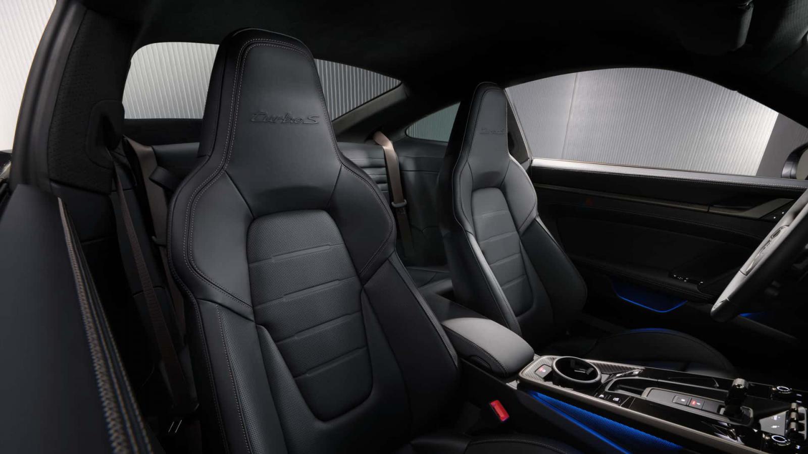 Η Porsche 911 Turbo S έγινε υβριδική με 711 άλογα 